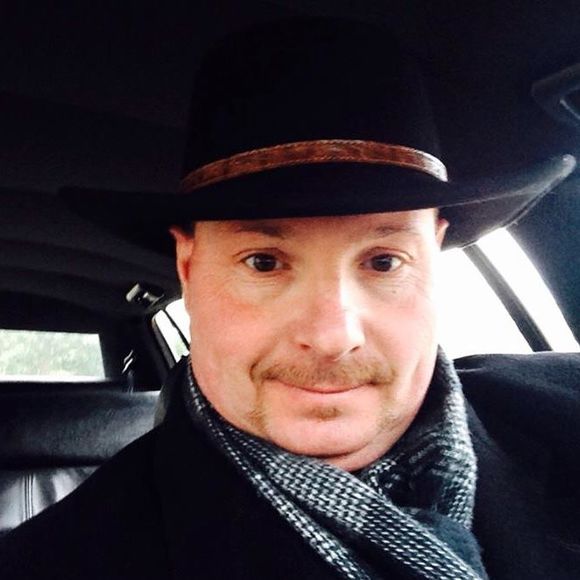 Meet your Posher, Chris - Picture 1 of 1